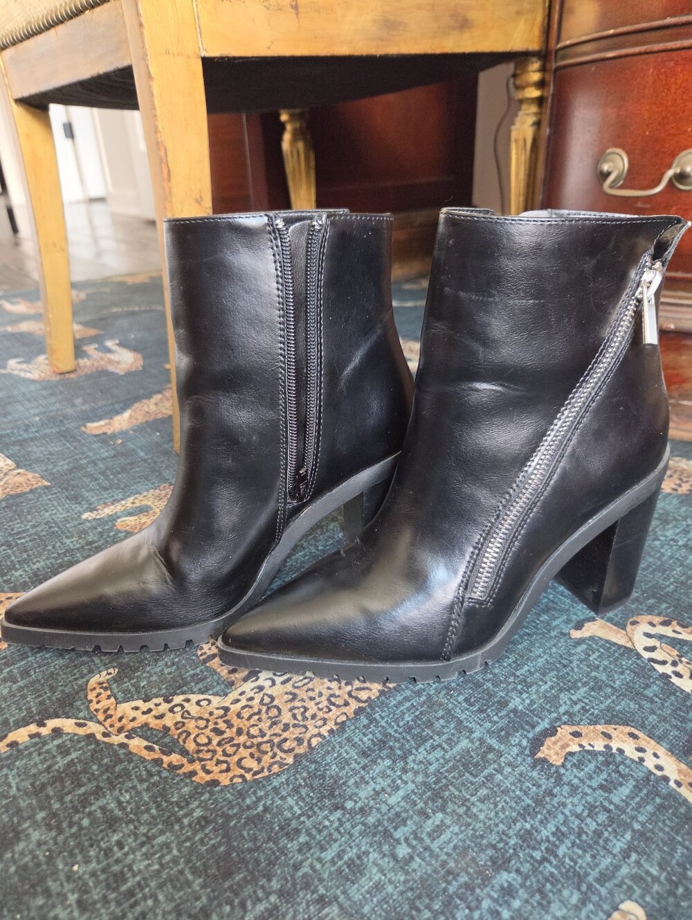 Charles David Weatherproof Booties w Zippers - Like New - Size 6